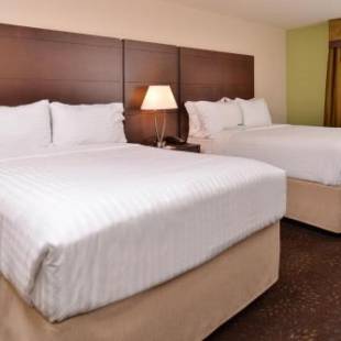 Фотографии гостиницы 
            Holiday Inn Express & Suites Dearborn SW - Detroit Area, an IHG Hotel