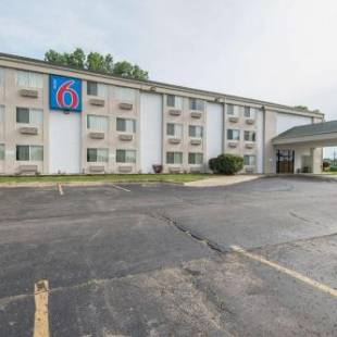 Фотографии гостиницы 
            Motel 6-Lawrence, KS