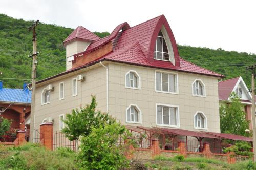 Фотографии гостевого дома
Галина-Люкс