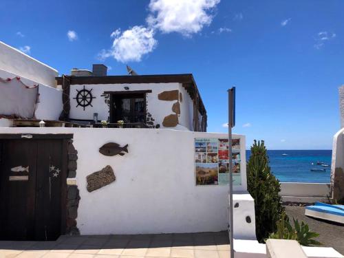 Фотография гостевого дома Eco Fisherman's Seafront Cottage