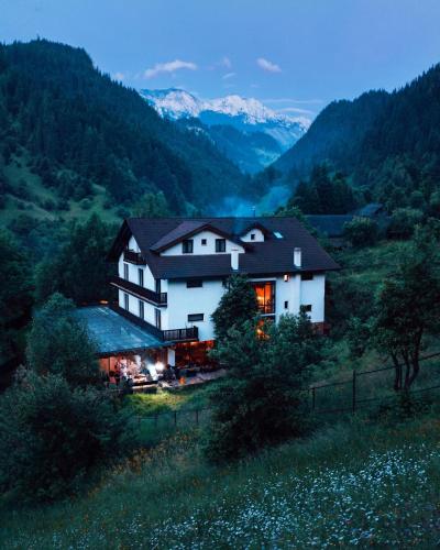 Фотографии гостевого дома
Pension Conacul Vanatorului