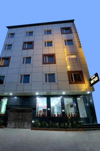 Фотография гостиницы Hotel Smart Plaza - Near Delhi Airport