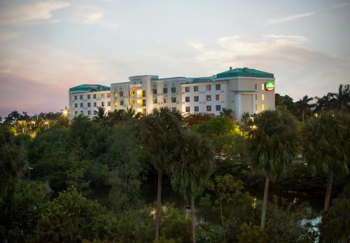 Фотография гостиницы Courtyard by Marriott Fort Lauderdale Airport & Cruise Port