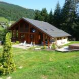 Фотография гостевого дома Sunny Chalet in Les Gets with Jacuzzi