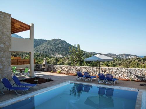 Фотография Коттеджа Beach-view Villa in Bali near City Centre with Private Pool