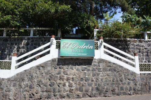 Фотография гостиницы El Pedron Hotel