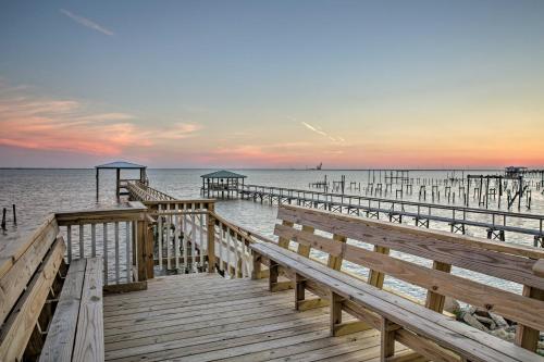 Фотография гостевого дома Modern Slidell Home with Private Fishing Dock!