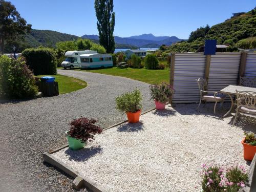 Фотографии базы отдыха
Picton's Waikawa Bay Holiday Park