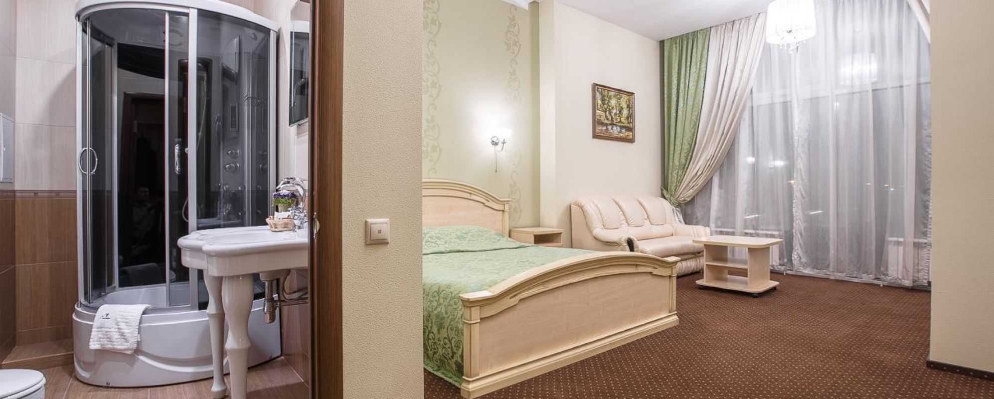 Фотографии гостиницы Crystal