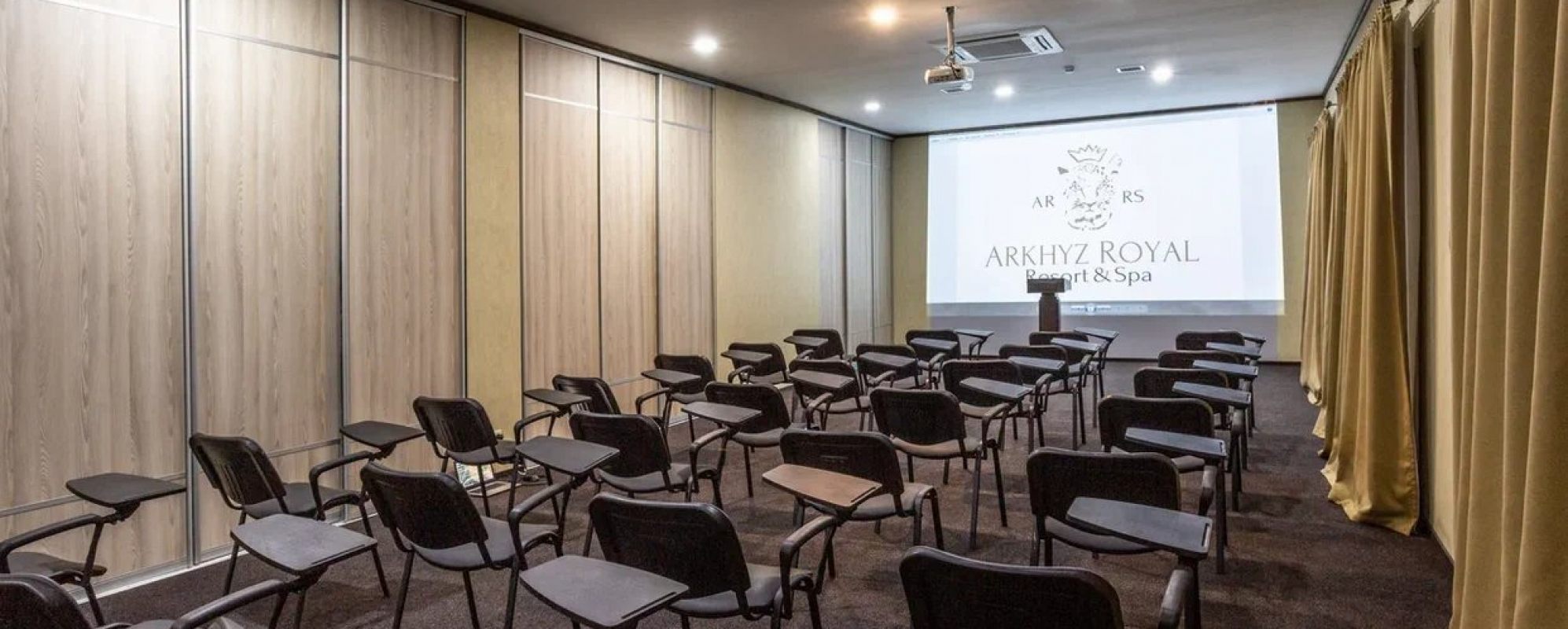 Фотографии конференц-зала Архыз Роял