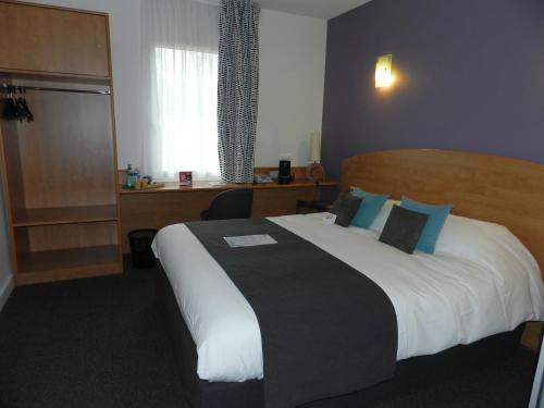 Фотография гостиницы The Originals City, Plume Hôtel, Bressuire (Inter-Hotel)