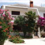 Фотография гостевого дома Apartments with a parking space Povljana, Pag - 228