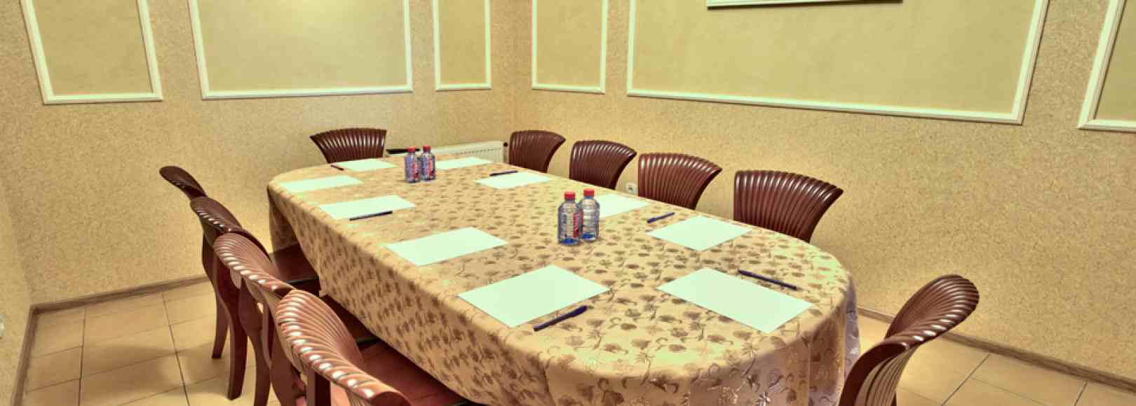 Фотография комнаты для переговоров Дельфин