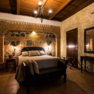 Фотографии гостиницы 
            Naif Boutique Hotel & Gallery