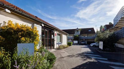 Фотография гостиницы Campanile Lyon Bron Eurexpo