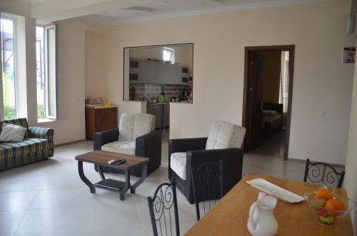 Фотографии мини отеля
MAKA