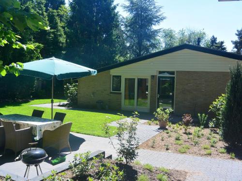 Фотография гостевого дома Peaceful Bungalow in Voorthuizen with Private Garden