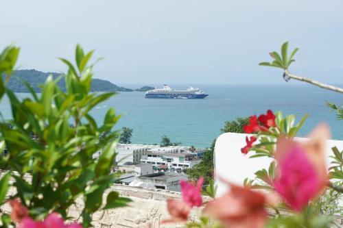 Фотография квартиры Apartment: 2 Bedrooms & Exclusive Sea View Roof Terrace