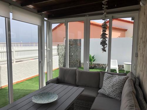 Фотография гостевого дома Villa CarpeDiem Tarajalejo con Jacuzzi