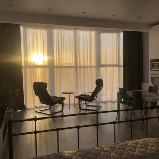 Фотография квартиры Квартира Просторная Студия с Панорамными Окнами в Центре