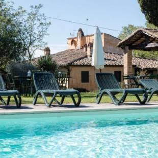 Фотографии гостевого дома 
            Spacious Holiday Home with Swimming Pool in Ghizzano Italy