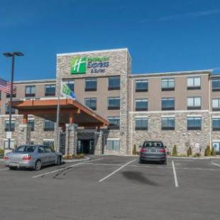 Фотографии гостиницы 
            Holiday Inn Express & Suites Clarion, an IHG Hotel
