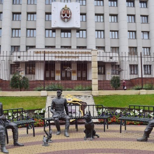 Фотография Скульптурная композиция На страже Закона во все времена