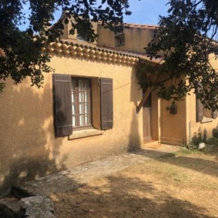 Фотография гостевого дома Villa provençale climatisée, proche d'Uzès
