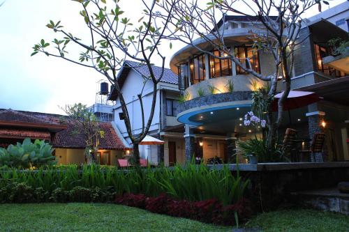 Фотография гостиницы Hotel Sriti Magelang