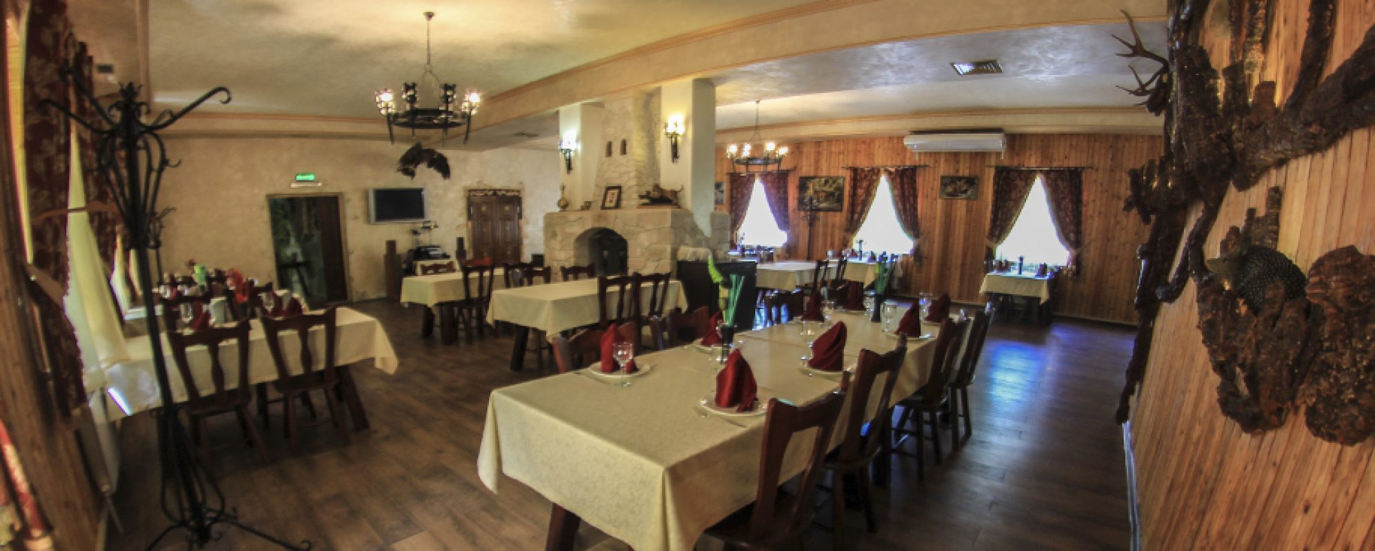 Фотографии банкетного зала Зал ресторана Избушка Лесника