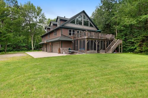 Фотография гостевого дома Grand Tomahawk Lodge