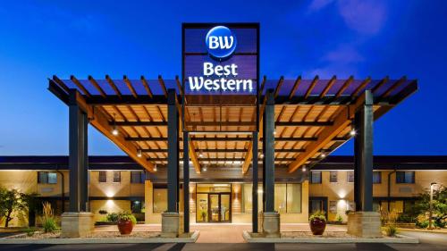 Фотография гостиницы Best Western West Towne Suites