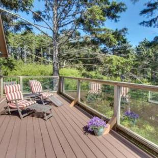 Фотографии гостевого дома
Yaquina Lighthouse View Beach Home