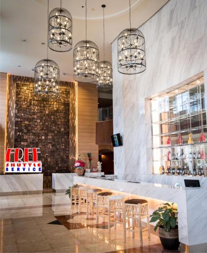 Фотография гостиницы Crown Vista Hotel