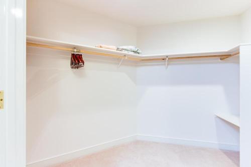 Фотография гостевого дома Marina Escape (D302)