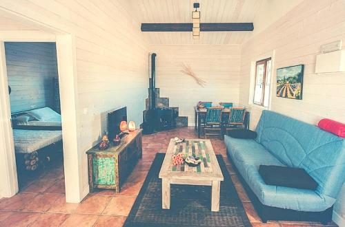 Фотография гостевого дома One bedroom house with shared pool furnished garden and wifi at Canamero