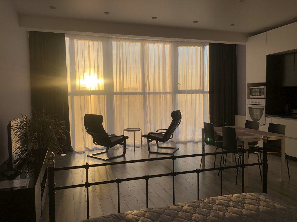 Фотография квартиры Квартира Просторная Студия с Панорамными Окнами в Центре