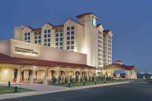 Фотография гостиницы Embassy Suites San Marcos Hotel, Spa & Conference Center