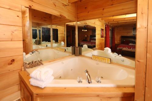 Фотография гостевого дома Moonlight and Memories Cabin