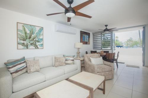 Фотография гостевого дома Modern Beach Walk at Puerto Bahia #30