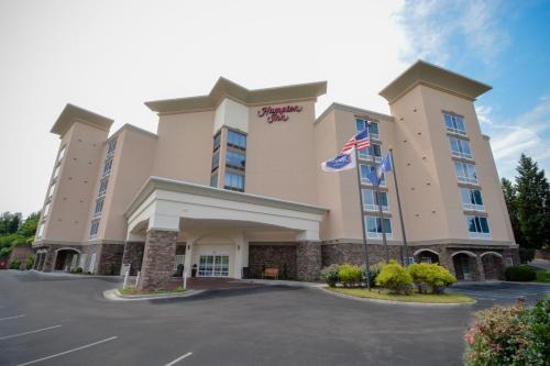 Фотография гостиницы Hampton Inn Salem East - Electric Road