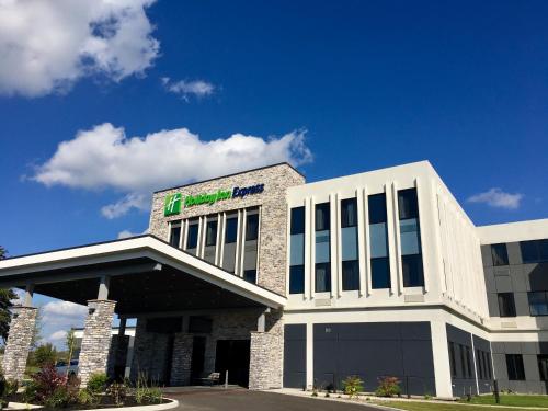 Фотография гостиницы Holiday Inn Express - Grand Island, an IHG Hotel