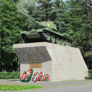 Фотография памятника Памятник Защитникам киришской земли танк Т-34