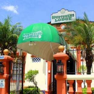 Фотография гостиницы Sportsmens Lodge