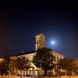 Фотография гостиницы Clocktower Suites