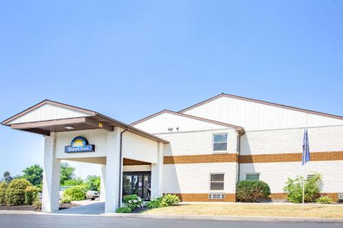 Фотография гостиницы Days Inn by Wyndham Lancaster PA Dutch Country