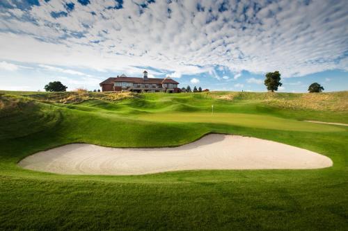 Фотографии гостиницы 
            The Oxfordshire Golf & Spa Hotel