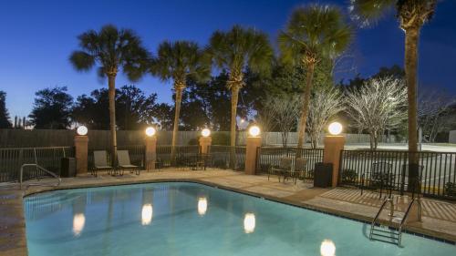 Фотография гостиницы Holiday Inn Express - Biloxi - Beach Blvd, an IHG Hotel
