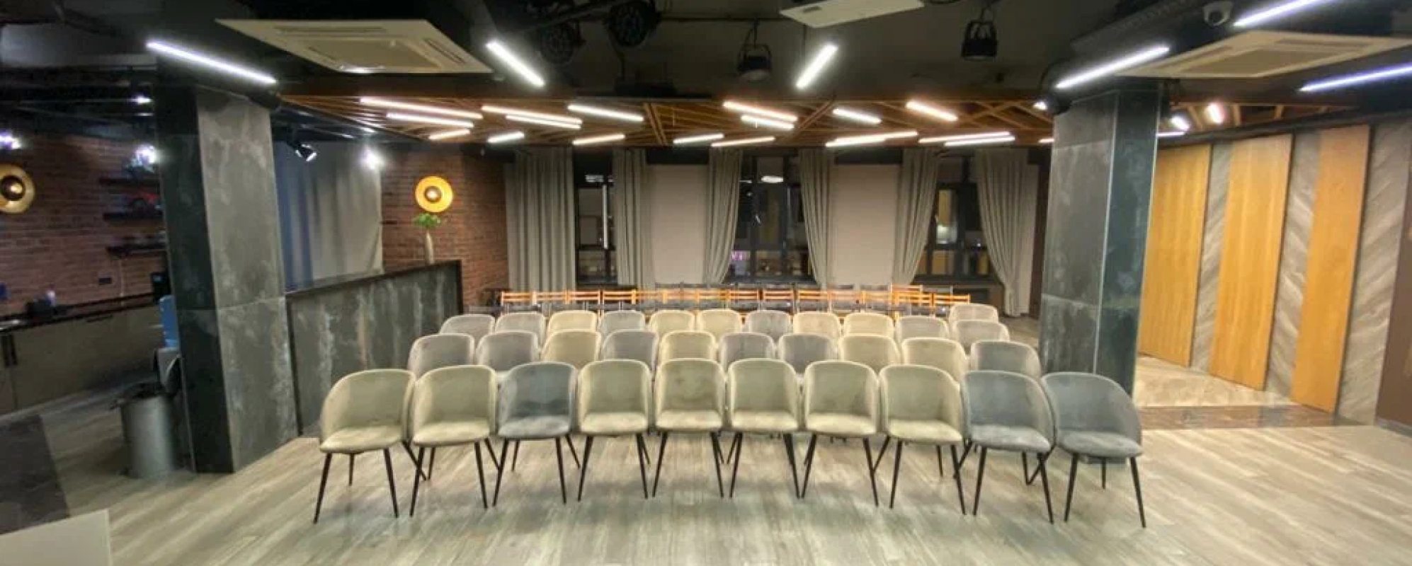 Фотографии конференц-зала Green Door's