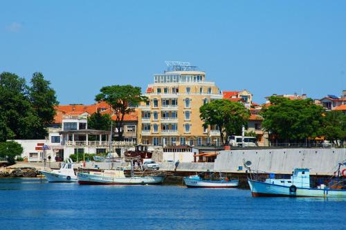 Фотография гостиницы Hotel Paros